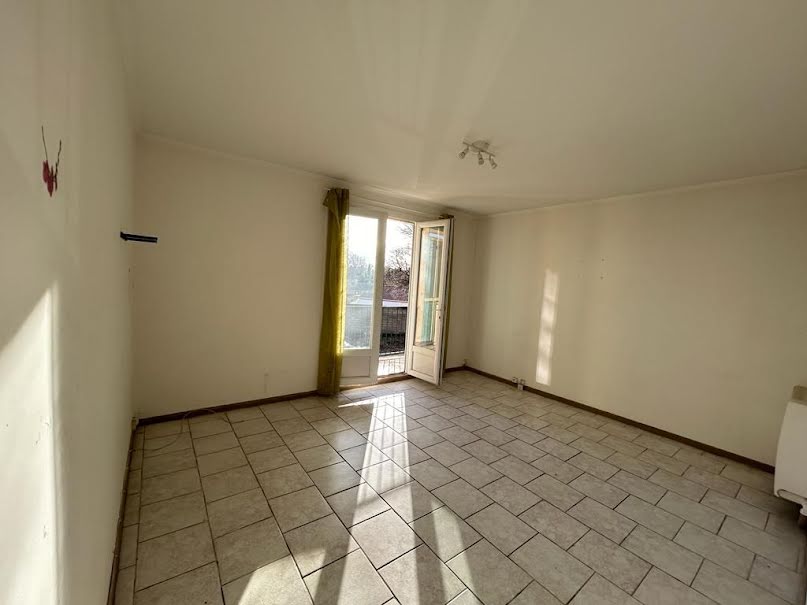 Vente appartement 3 pièces 57 m² à Sorgues (84700), 61 000 €