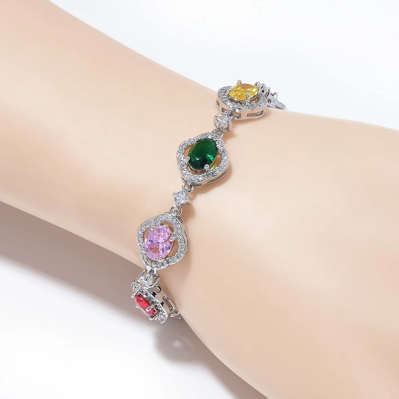 Damen Armband mit bunten Zirkonia Funkelnde Farben für jeden Anlass. Dieses stilvolle Schmuckstück peppt jedes Outfit auf.