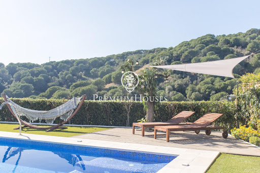 House with pool 4