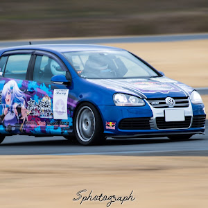 ゴルフ R32