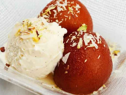 Gulab Jamun With Ice Cream