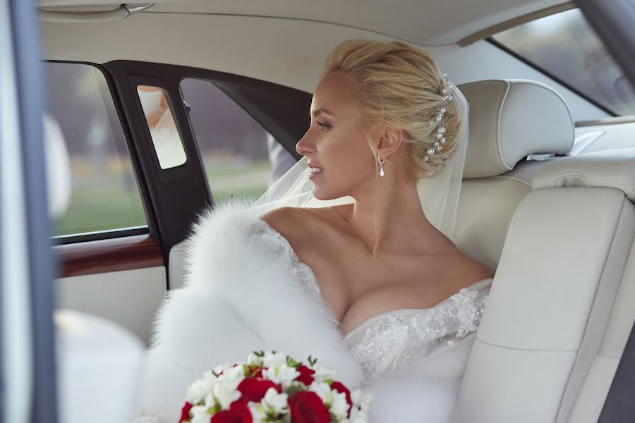 Wedding photographer Sergey Smirnov (smirnovphoto). Photo of 29 October 2019