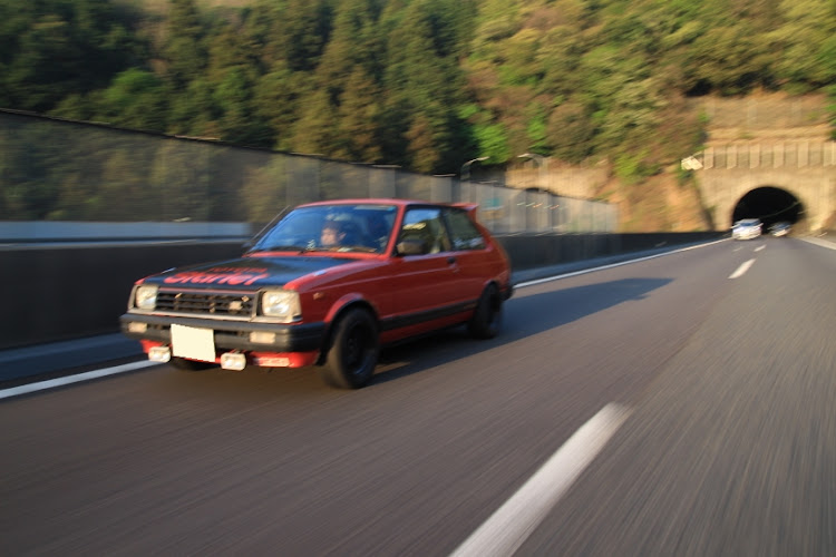 スターレットのKP61・スターレット・走行シーン撮影に関するカスタム事例の投稿画像4枚目