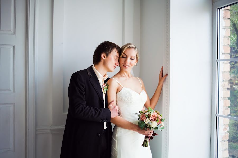 Fotógrafo de casamento Natasha Rezcova (natareztcova). Foto de 11 de outubro 2016