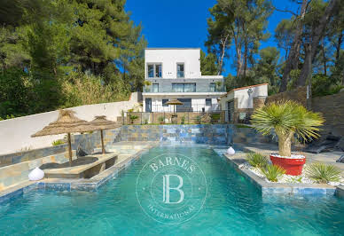 Maison avec piscine et terrasse 20