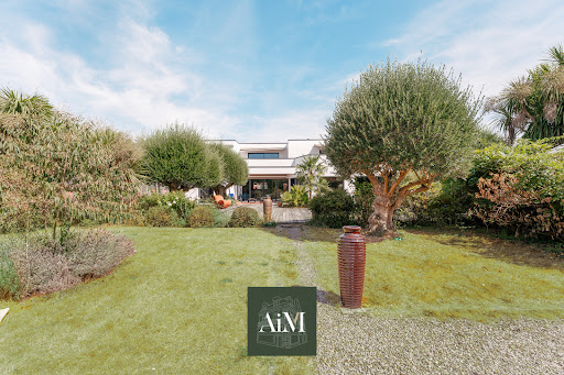 House with pool and garden 1