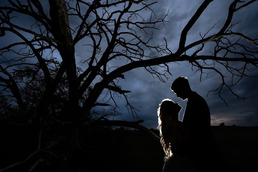 Wedding photographer Péter Győrfi-Bátori (purephoto). Photo of 11 November 2021