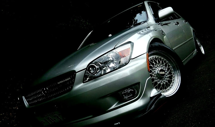 アルテッツァのホイールショット・BBS RS・メッシュホイール・BLITZ・ローアングルに関するカスタム事例の投稿画像7枚目