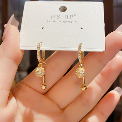 Title 4, Fashion-forward exquisite design micro-inlaid g...