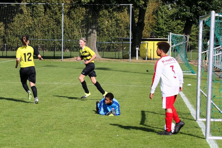 Ongezien: meisjes Lierse kloppen ... jongens Antwerp