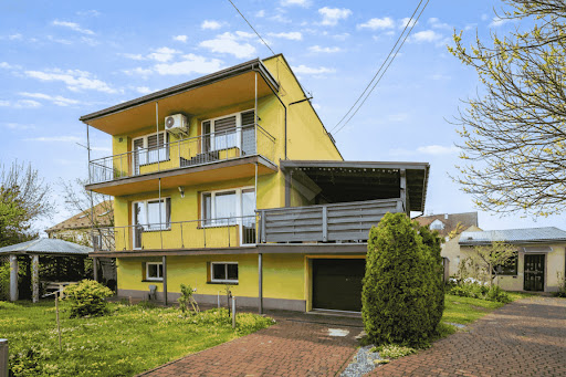 House with terrace 1