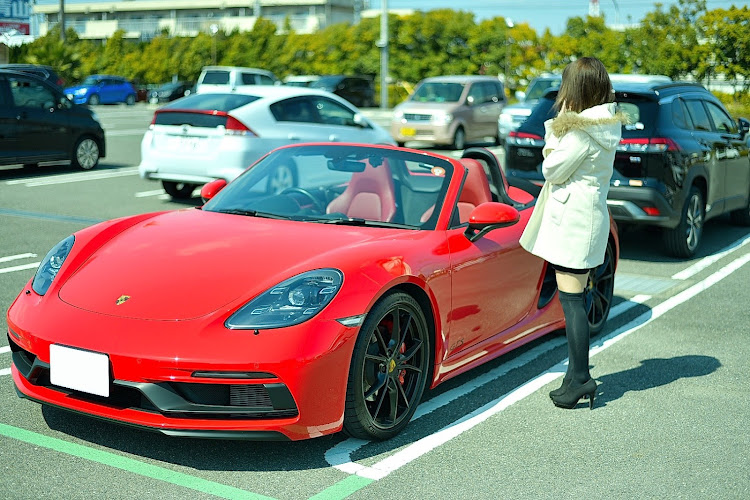 718 ボクスターの愛車とツーショット・愛媛のポルシェ乗りと繋がりたい・コラボしたい今日この頃・オープンドライブ・オフ会に関するカスタム事例の投稿画像2枚目
