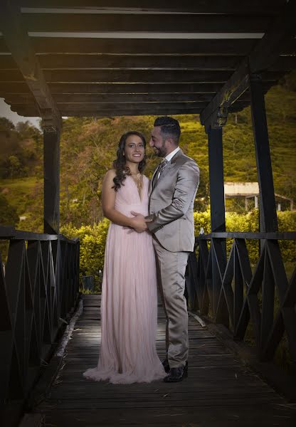 Fotógrafo de bodas Alexander Martinez (35mm). Foto del 26 de enero 2019