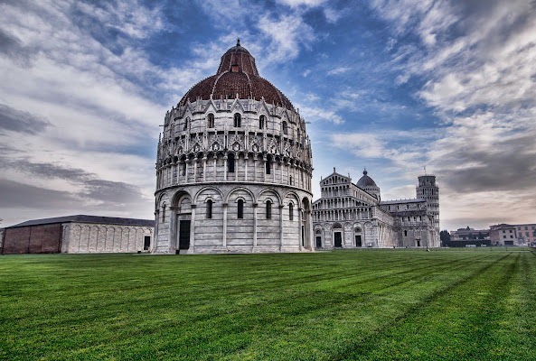 Piazza dei Miracoli simbolo di Pisa di Gianluca Presto