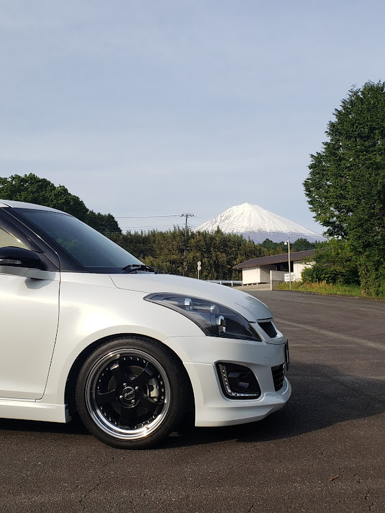 スイフトのスイフト ZC72S・ゴールデンウィーク・富士山に関するカスタム事例の投稿画像1枚目