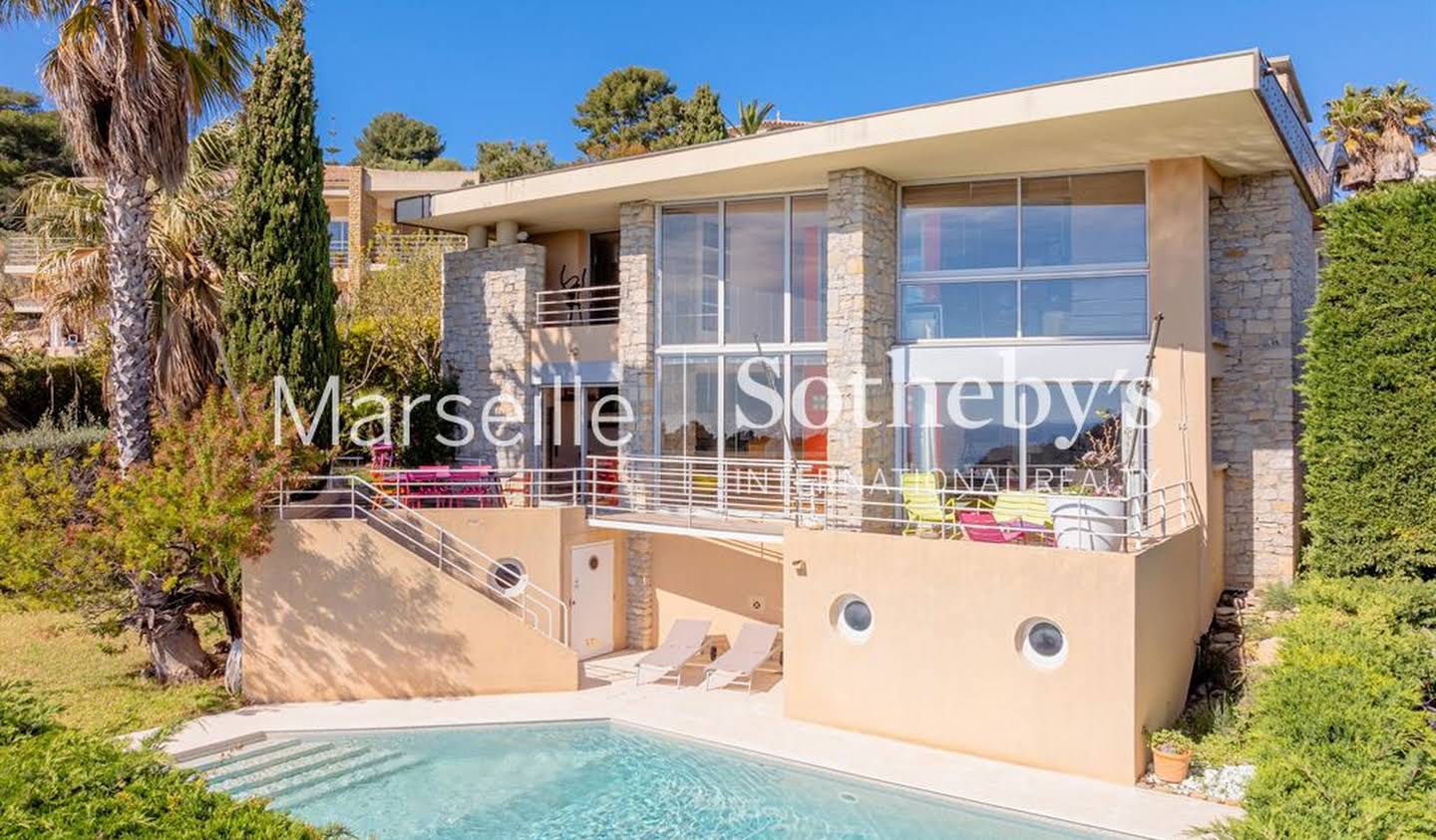 Maison avec piscine en bord de mer La Ciotat