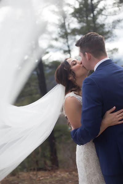 Fotografo di matrimoni Kathi Robertson (kathi2018). Foto del 19 luglio 2018