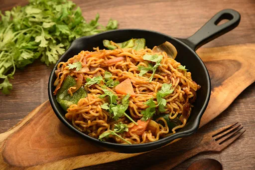 Chinjabi Style Maggi (Veg)