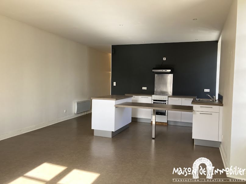 Location  appartement 4 pièces 89 m² à Cognac (16100), 744 €