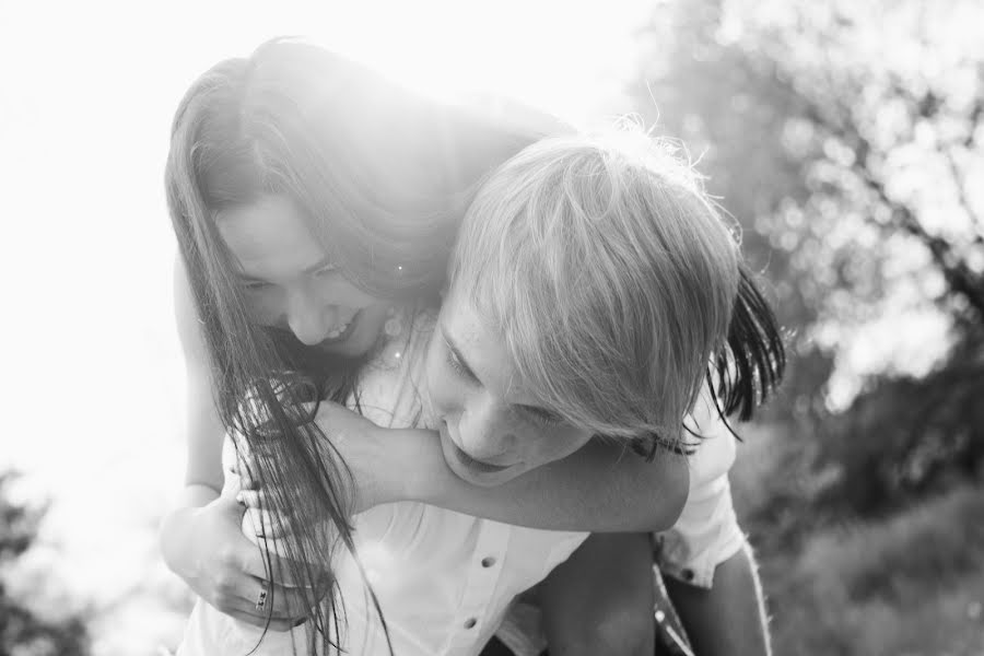 Fotógrafo de casamento Tatyana Grezhinec (delicatetanya). Foto de 19 de setembro 2016