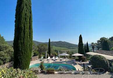 Villa with pool and terrace 3