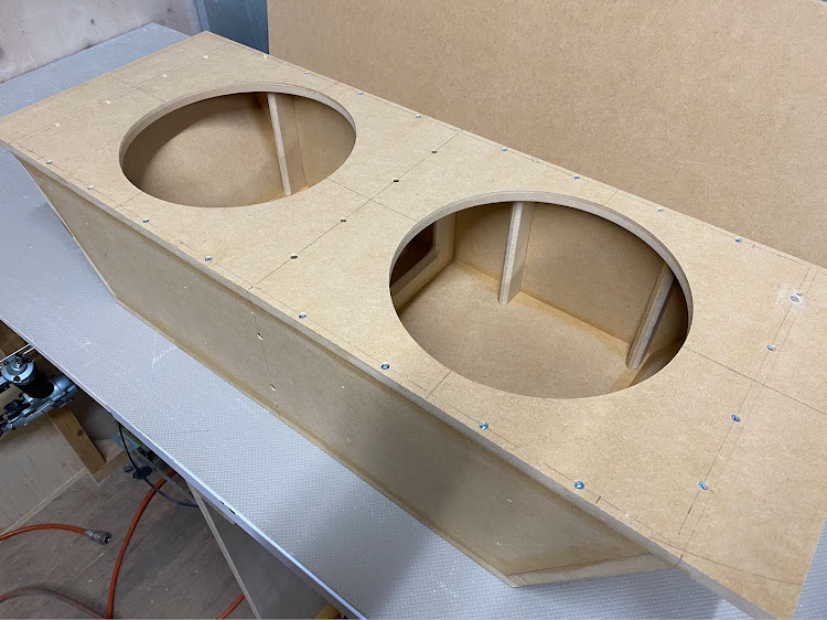 オーマイキーさんが投稿したDIY・ウーハーボックス作成・カスタムオーディオ・ロックフォード・イデアルエアサスに関するカスタム事例の投稿画像5枚目