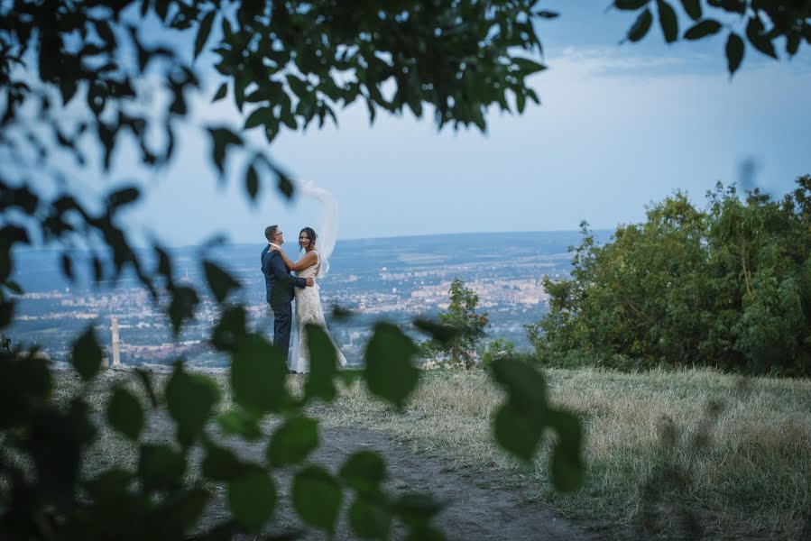 Fotógrafo de bodas Eszter Szalai (emeraldphotouk). Foto del 8 de marzo