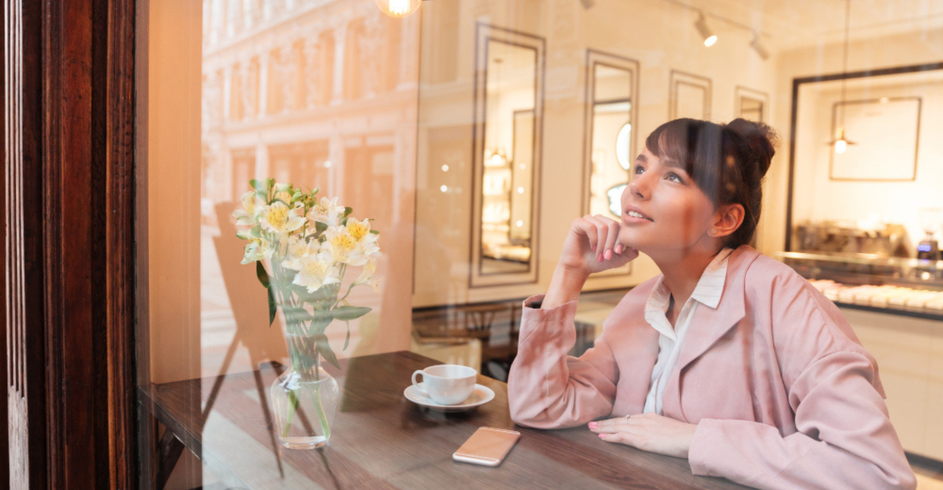 Góc chụp ảnh đẹp trong quán cafe
