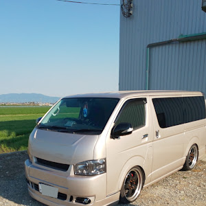 ハイエースバン TRH200V