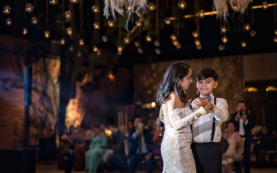 婚礼摄影师Constantino Ruiz Bautista（enigmatino）。2021 12月24日的照片