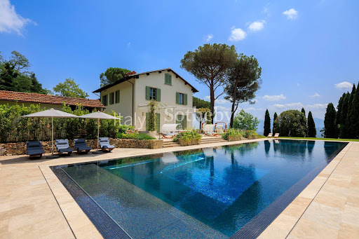 Villa with pool and terrace 4