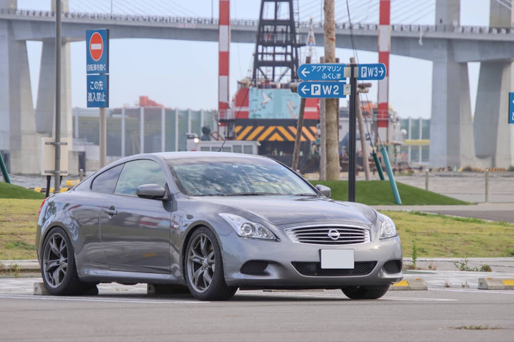 スカイラインクーペの純正流用・V36の皮を被ったZ34・スカイラインに関するカスタム事例の投稿画像3枚目