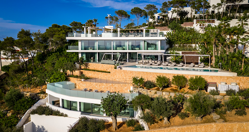 Maison avec piscine et jardin 4
