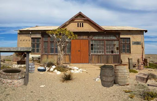 Abandoned Ghost Town Escape