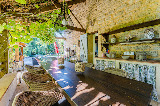 Maison avec piscine et jardin 5