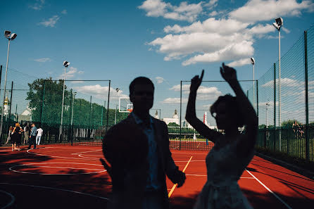 Fotógrafo de casamento Maks Kerzhencev (maxkerzh). Foto de 7 de julho 2015