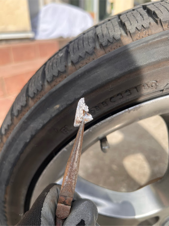 たけしさんが投稿した来年もよろしくお願いします・大晦日・12月もあと少し・タイヤ交換・パンクに関するカスタム事例の投稿画像4枚目