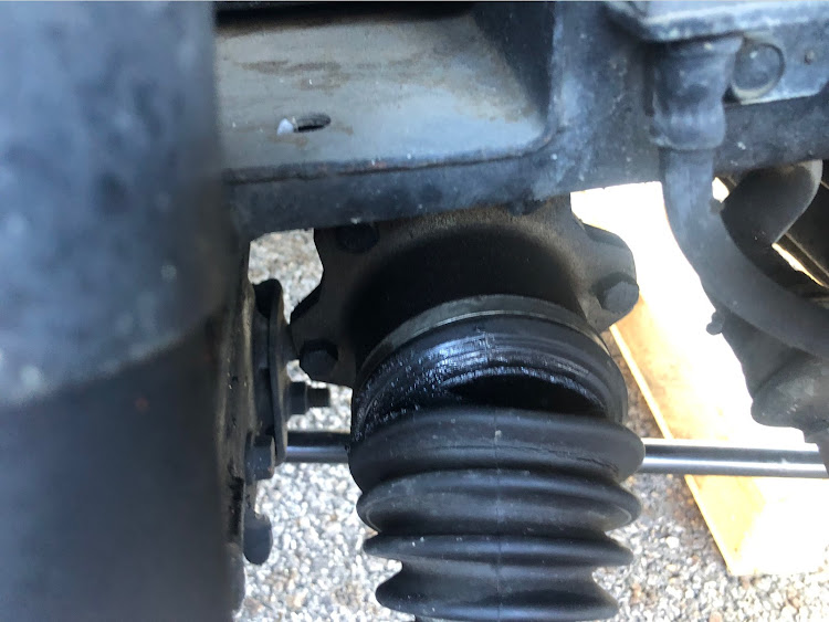 エスカレードのDIY・エスカレードESV・エスカレード・セルモーター交換・ドライブシャフト交換に関するカスタム事例の投稿画像2枚目