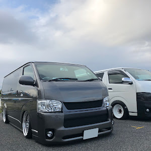 ハイエースバン TRH200V