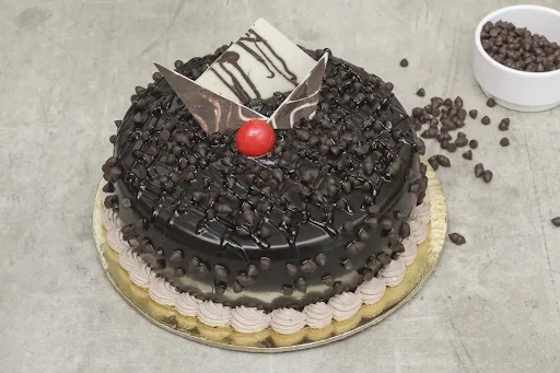 Eggless Choco Chips Cake