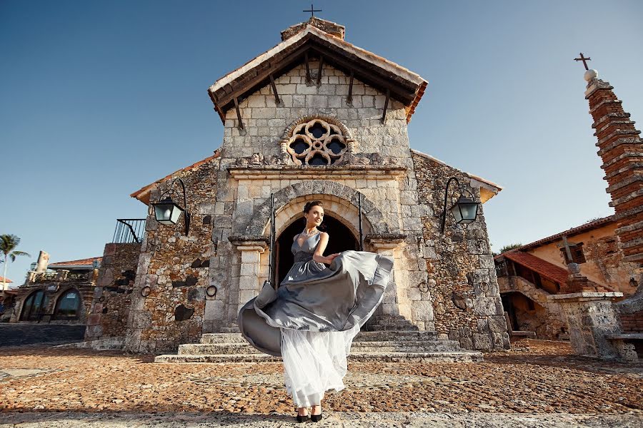 Fotógrafo de casamento Radiy Rinatovich (radiy). Foto de 17 de julho 2018