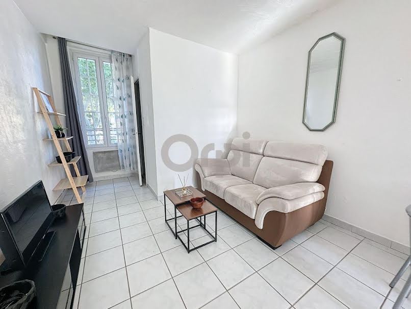 Location  appartement 2 pièces 31 m² à Le Muy (83490), 550 €