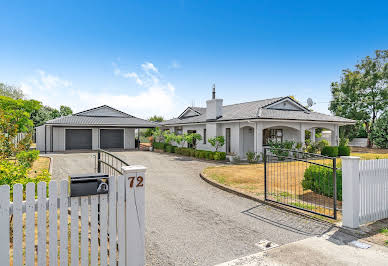 House with garden 2