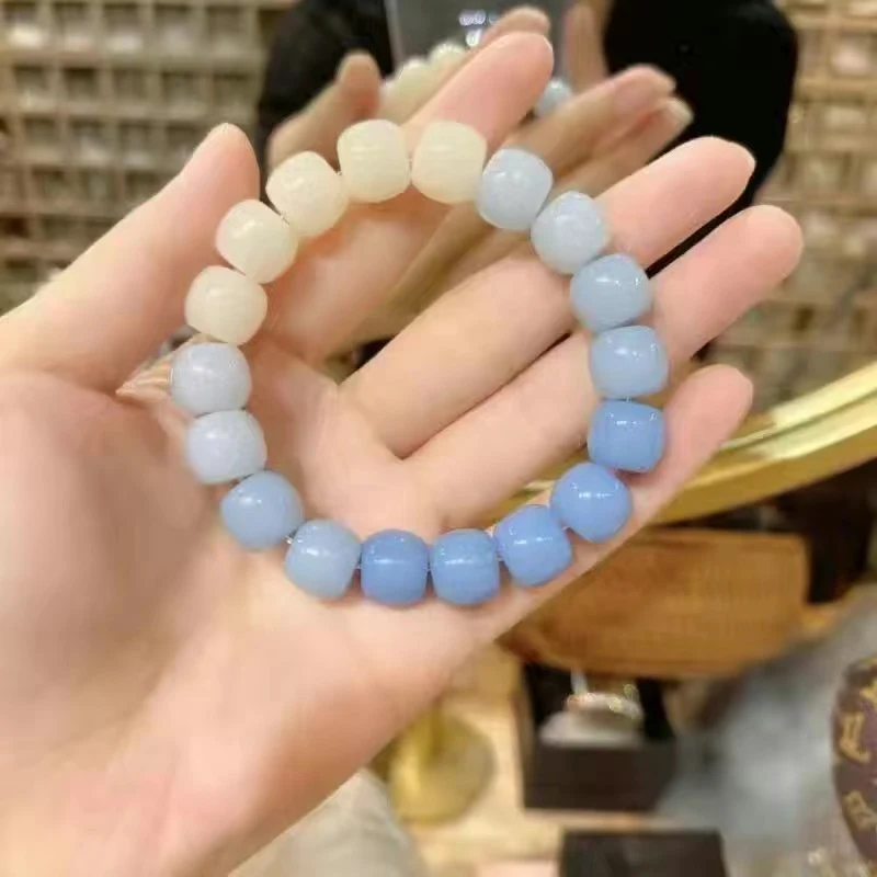 Bracelet dégradé coloré effet glace transparent, l'accessoire d'été parfait. Rafraîchissez votre style avec un design unique et des couleurs éclatantes