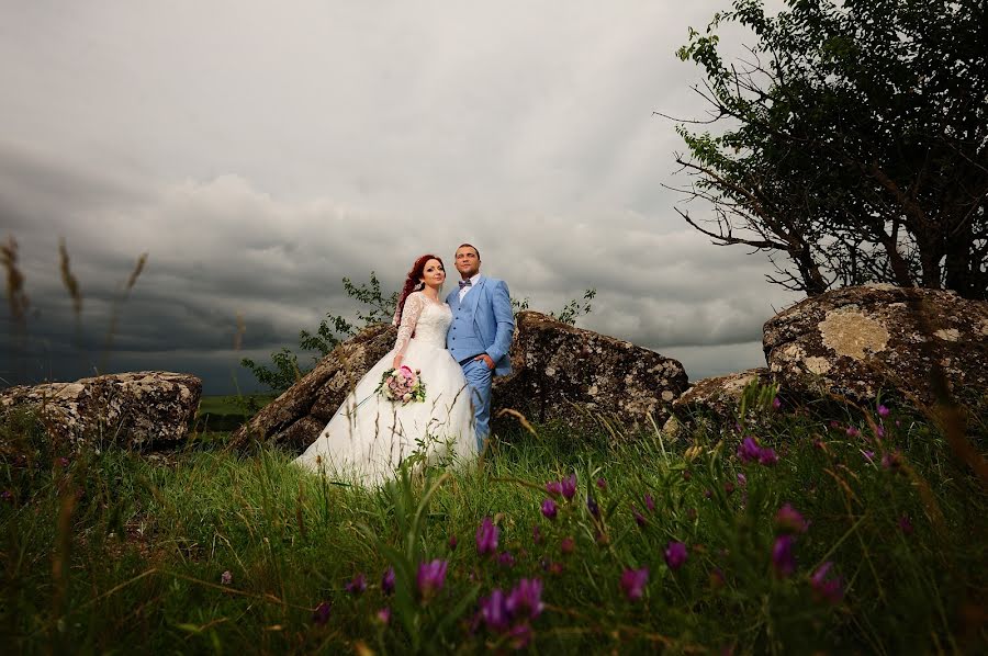 Wedding photographer Vladimir Simonov (simonov1010). Photo of 12 July 2017