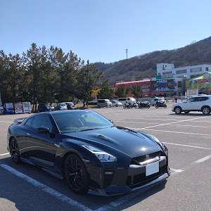 NISSAN GT-R R35