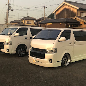 ハイエースバン TRH200V