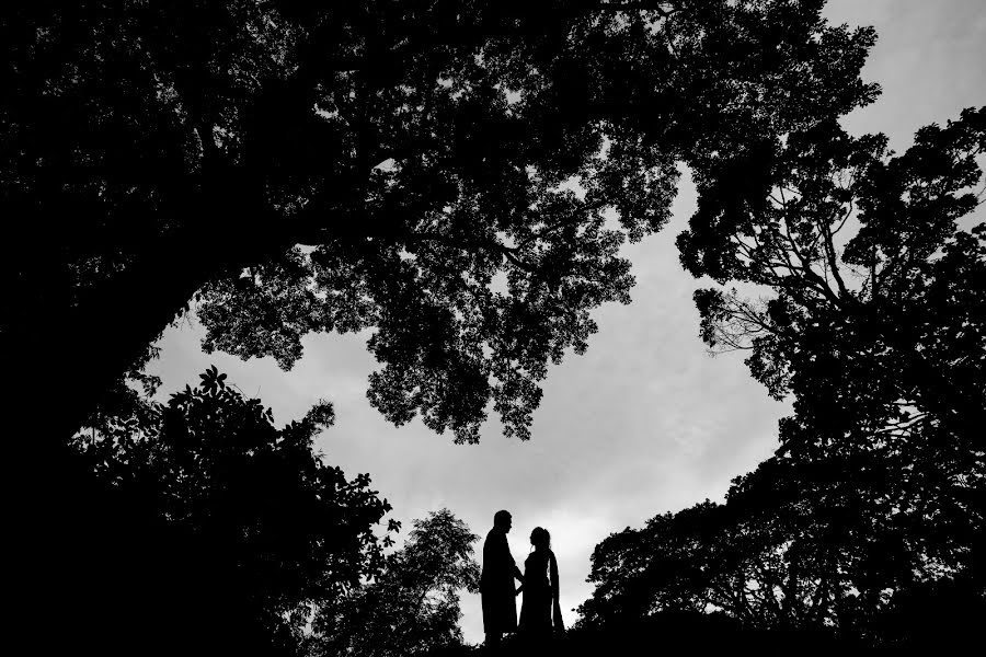 Fotógrafo de casamento Sushmit Dey (sushmit). Foto de 12 de junho 2021