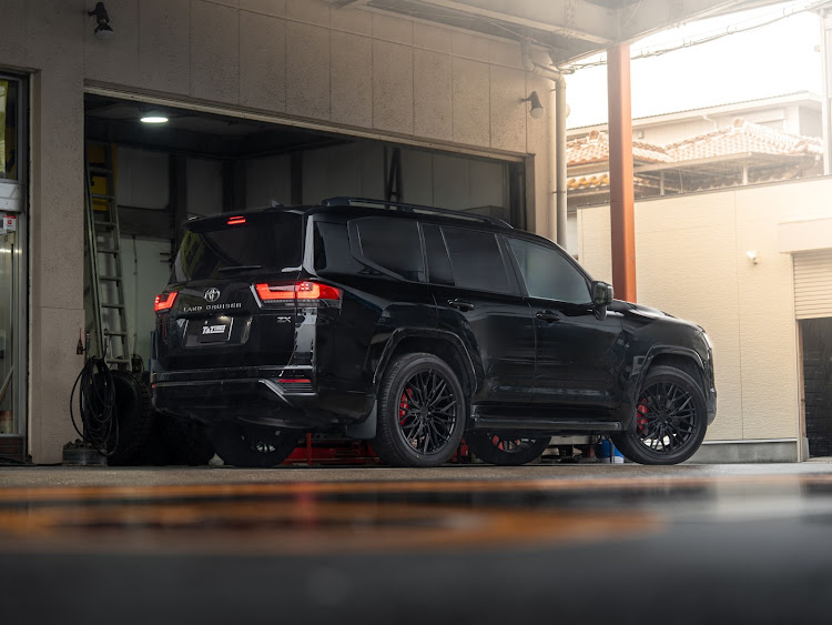 T&T FORGED さんが投稿したランクル300・ホイール交換・#landcruiser300・ランドクルーザー・ttforgedに関するカスタム事例の投稿画像5枚目
