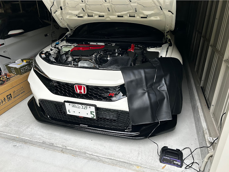 シビックタイプRのバッテリー充電・9月もよろしくお願いします。・休養3ヶ月目に関するカスタム事例の投稿画像1枚目